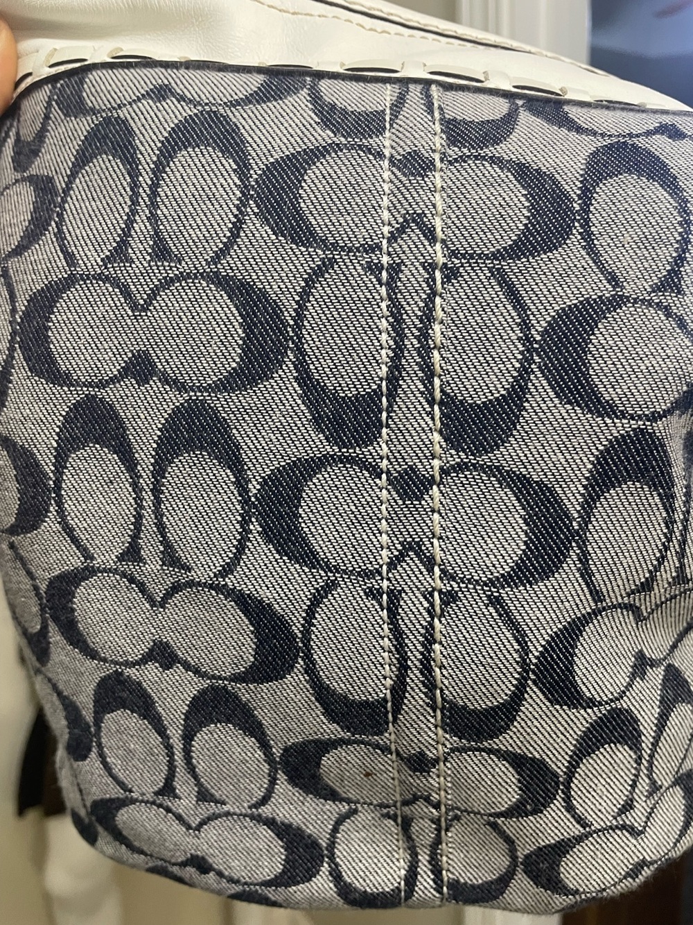 Coach Navy and Cream Signature Shoulder Bag - Picture 8 of 11